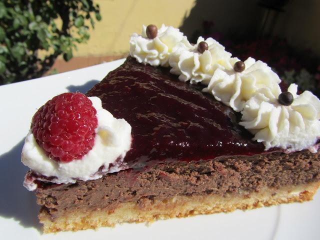 Tarta de queso, chocolate y frambuesa