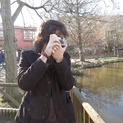 Probando una desechable hecha por mi hermana