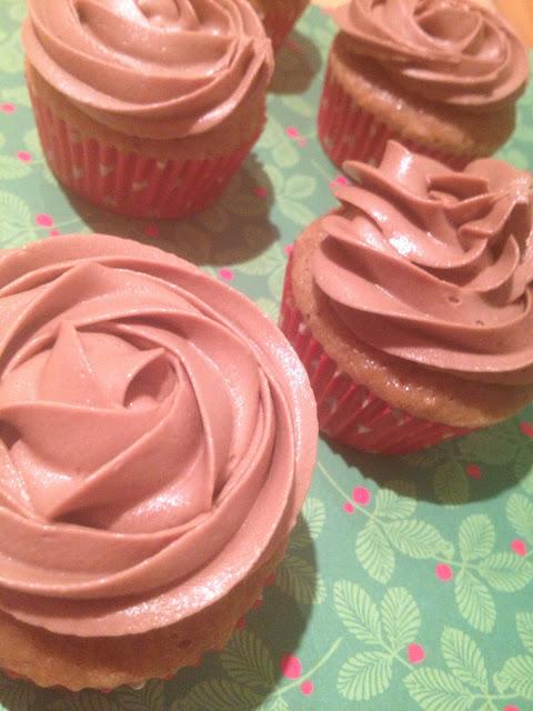 Cupcakes de turrón de chocolate Cupcakes de turrón de chocolate