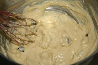 Plum Cake de champiñones, taquitos de jamón serrano y queso emmental