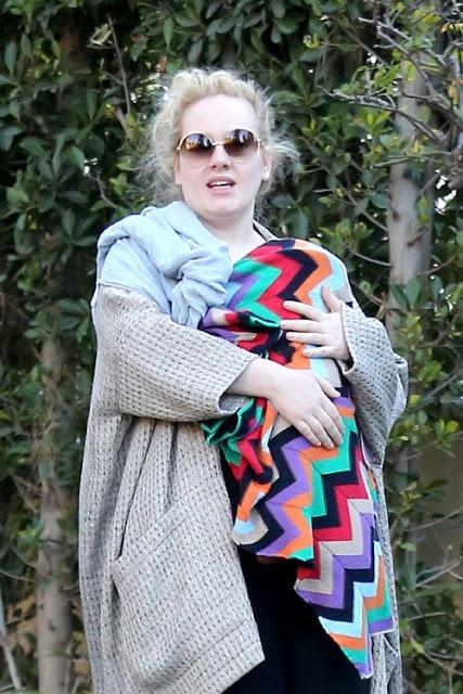 Adele al natural, pasea con su bebé en Beverly Hills
