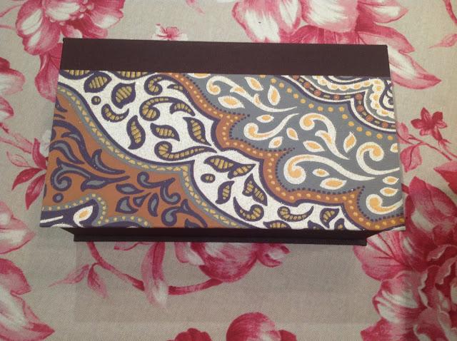 Caja con Papeles de los 70 Caja con Papeles de los 70