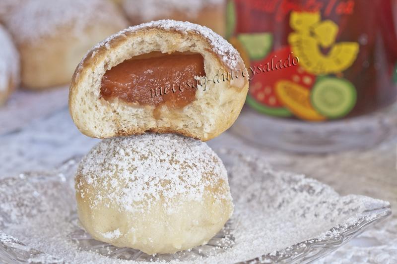 BOLLITOS RELLENOS DE DULCE DE MEMBRILLO BOLLITOS RELLENOS DE DULCE DE MEMBRILLO