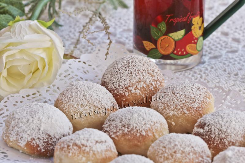 BOLLITOS RELLENOS DE DULCE DE MEMBRILLO BOLLITOS RELLENOS DE DULCE DE MEMBRILLO