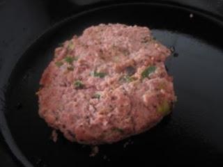 HAMBURGUESA INTEGRAL DE POLLO Y VERDURAS HAMBURGUESA INTEGRAL DE POLLO Y VERDURAS