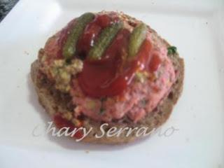 HAMBURGUESA INTEGRAL DE POLLO Y VERDURAS HAMBURGUESA INTEGRAL DE POLLO Y VERDURAS