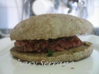 HAMBURGUESA INTEGRAL DE POLLO Y VERDURAS HAMBURGUESA INTEGRAL DE POLLO Y VERDURAS