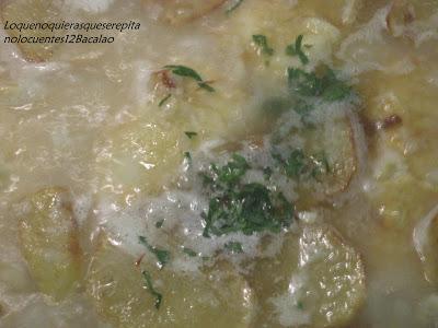 Bacalao con patatas, gambas y pasas Bacalao con patatas, gambas y pasas