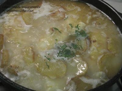 Bacalao con patatas, gambas y pasas Bacalao con patatas, gambas y pasas