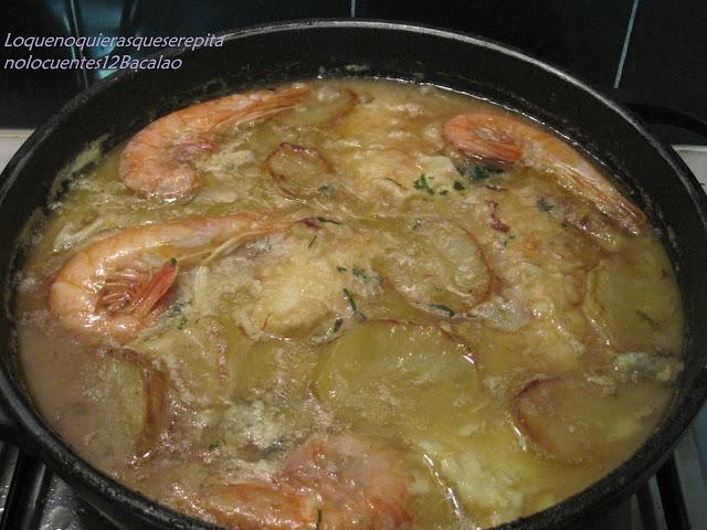 Bacalao con patatas, gambas y pasas Bacalao con patatas, gambas y pasas