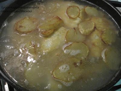 Bacalao con patatas, gambas y pasas Bacalao con patatas, gambas y pasas