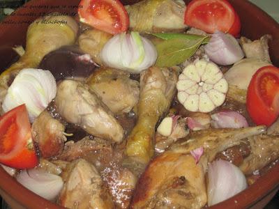 Cazuela de pollo, conejo y alcachofas/ Rostit de pollastre i conill amb alcachofes Cazuela de pollo, conejo y alcachofas/ Rostit de pollastre i conill amb alcachofes