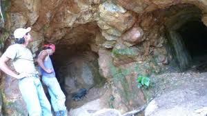 Santiago Porras y su novela Avancari Santiago Porras y su novela Avancari