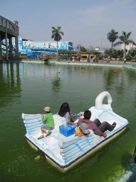 Callejeando en Lima: desde el Palacio Francés hasta el Parque de la Exposición Callejeando en Lima: desde el Palacio Francés hasta el Parque de la Exposición