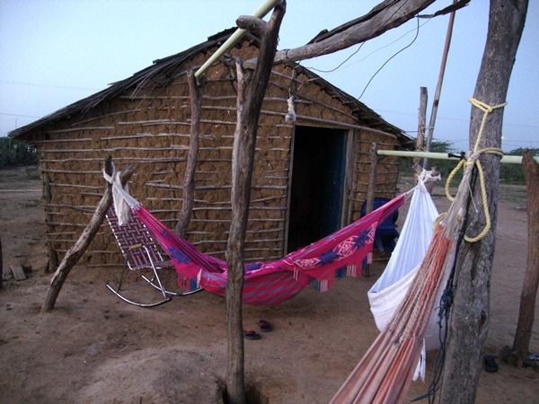 Ciclo Documentales Colombianos: Nacer - Nieve y Arena Ciclo Documentales Colombianos: Nacer - Nieve y Arena