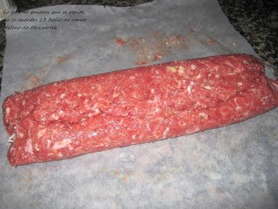 Rollo de Carne relleno de Mozzarela con cebolla caramelizada y dados de piña salteados Rollo de Carne relleno de Mozzarela con cebolla caramelizada y dados de piña salteados