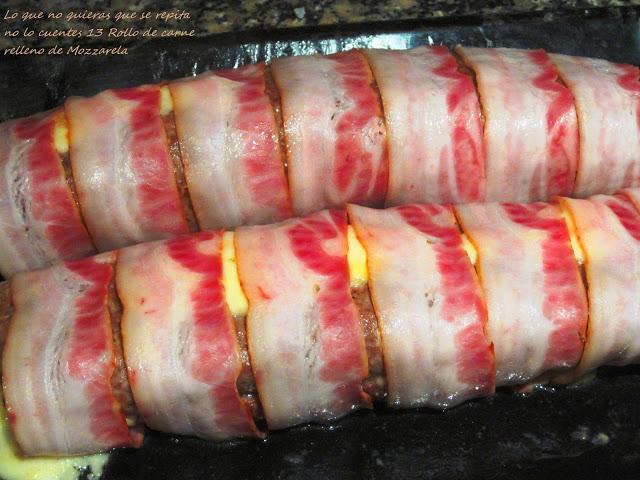 Rollo de Carne relleno de Mozzarela con cebolla caramelizada y dados de piña salteados Rollo de Carne relleno de Mozzarela con cebolla caramelizada y dados de piña salteados