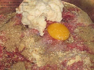 Rollo de Carne relleno de Mozzarela con cebolla caramelizada y dados de piña salteados Rollo de Carne relleno de Mozzarela con cebolla caramelizada y dados de piña salteados