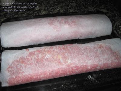 Rollo de Carne relleno de Mozzarela con cebolla caramelizada y dados de piña salteados Rollo de Carne relleno de Mozzarela con cebolla caramelizada y dados de piña salteados