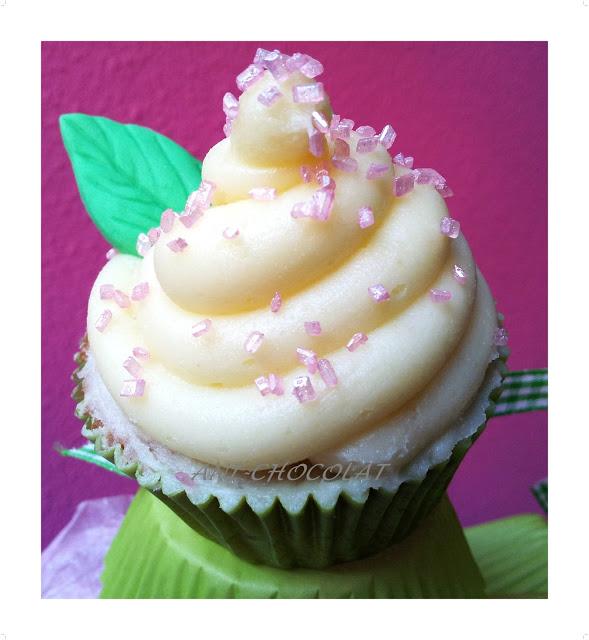 Cupcakes en tetera (sabor crema de almendras) Y SIGO DE SORTEO!!! Cupcakes en tetera (sabor crema de almendras) Y SIGO DE SORTEO!!!