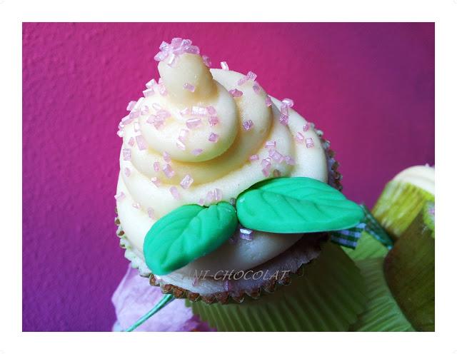 Cupcakes en tetera (sabor crema de almendras) Y SIGO DE SORTEO!!! Cupcakes en tetera (sabor crema de almendras) Y SIGO DE SORTEO!!!