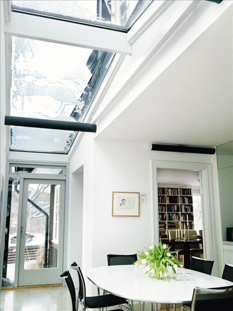 UNA CASA EN LA NIEVE UNA CASA EN LA NIEVE