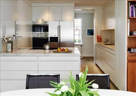 UNA CASA EN LA NIEVE UNA CASA EN LA NIEVE