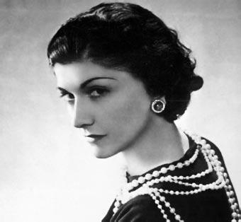 COCO CHANEL, LA REVOLUCIONARIA DE LA MODA COCO CHANEL, LA REVOLUCIONARIA DE LA MODA
