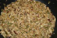 Revuelto de hongos y gambas Revuelto de hongos y gambas