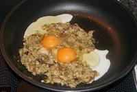 Revuelto de hongos y gambas Revuelto de hongos y gambas