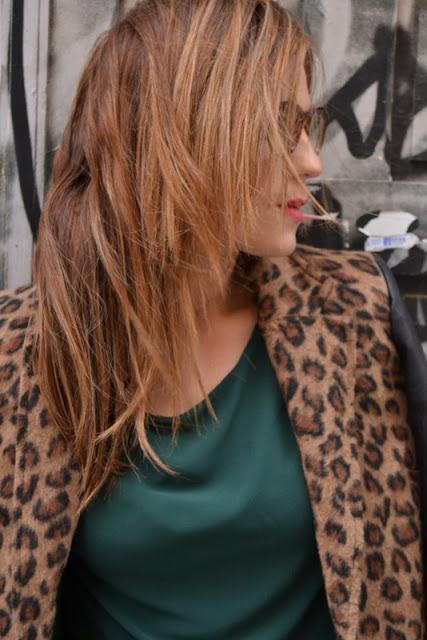 Look leopardo. No te lo tragues. Look leopardo. No te lo tragues.
