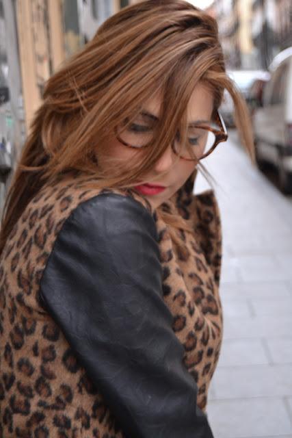 Look leopardo. No te lo tragues. Look leopardo. No te lo tragues.