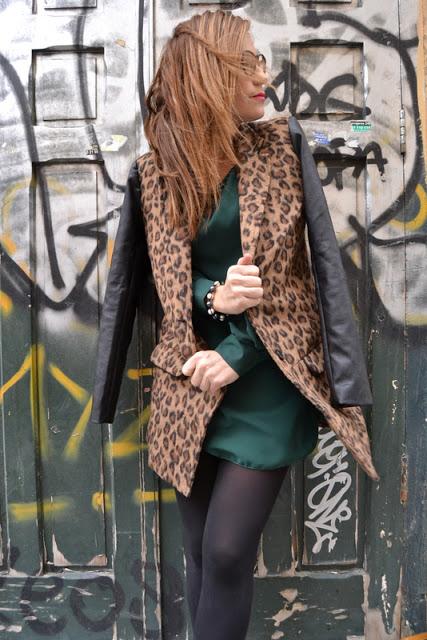 Look leopardo. No te lo tragues. Look leopardo. No te lo tragues.