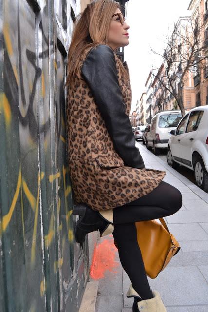 Look leopardo. No te lo tragues. Look leopardo. No te lo tragues.