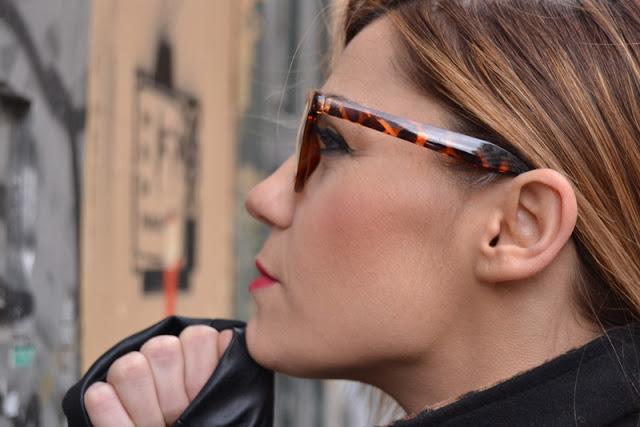 Look leopardo. No te lo tragues. Look leopardo. No te lo tragues.