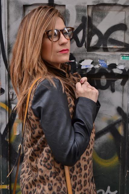 Look leopardo. No te lo tragues. Look leopardo. No te lo tragues.
