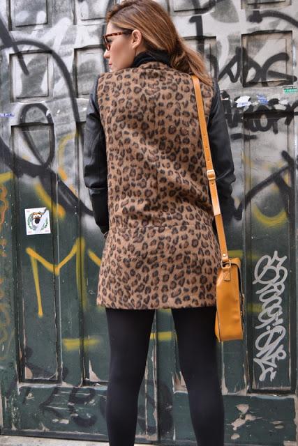Look leopardo. No te lo tragues. Look leopardo. No te lo tragues.