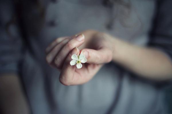 7 reglas para ser feliz. 7 rules to be happy. grisberenjena.blogspot.com.es_2013_01_21-de-enero-de-2013hands.html