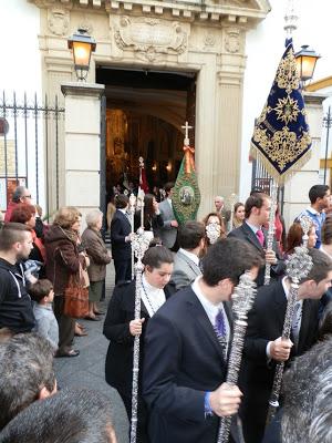 El Grupo Joven en la procesión del Niño Jesús de Praga de la Colegial del Santo Ángel.