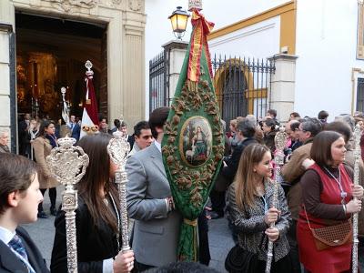 El Grupo Joven en la procesión del Niño Jesús de Praga de la Colegial del Santo Ángel.