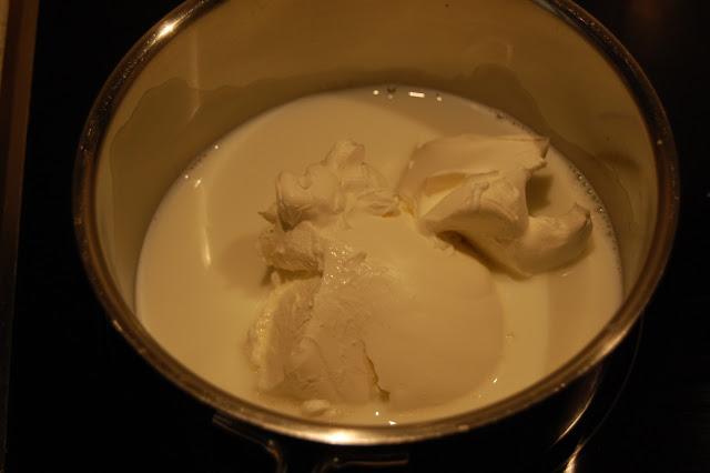 Tarta de queso y violetas. Una receta con caramelos de violeta Tarta de queso y violetas. Una receta con caramelos de violeta