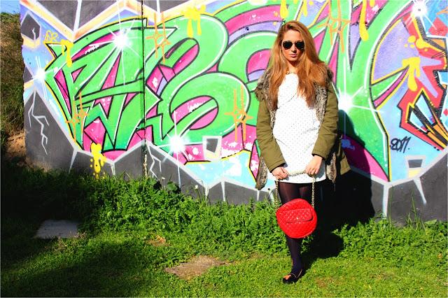 DOTSMe encantan los vestidos, pero de este tipo más ya qu... DOTSMe encantan los vestidos, pero de este tipo más ya qu...