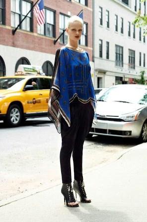The Must Have Cut*Poncho Givenchy The Must Have Cut*Poncho Givenchy