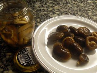 Arroz salvaje y mezcla con setas shitake y champiñones Arroz salvaje y mezcla con setas shitake y champiñones