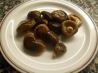 Arroz salvaje y mezcla con setas shitake y champiñones Arroz salvaje y mezcla con setas shitake y champiñones