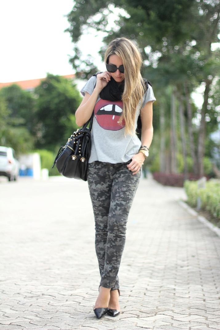 CAMO, LIPS... AND STUDS CAMO, LIPS... AND STUDS