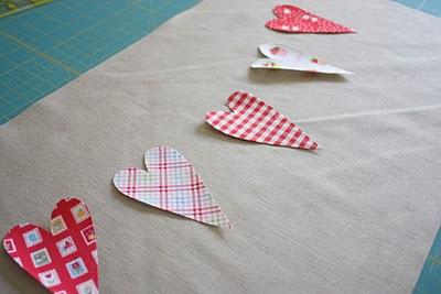 Algo azul...  DIY: Un cojín para San Valentín