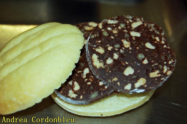 BOCADILLO DE SALCHICHÓN DE CHOCOLATE BOCADILLO DE SALCHICHÓN DE CHOCOLATE