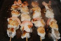 Brochetas de rape con langostinos Brochetas de rape con langostinos