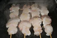 Brochetas de rape con langostinos Brochetas de rape con langostinos